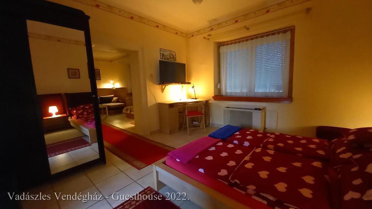 Vadaszles Vendeghaz Bukkszentmarton Екстериор снимка