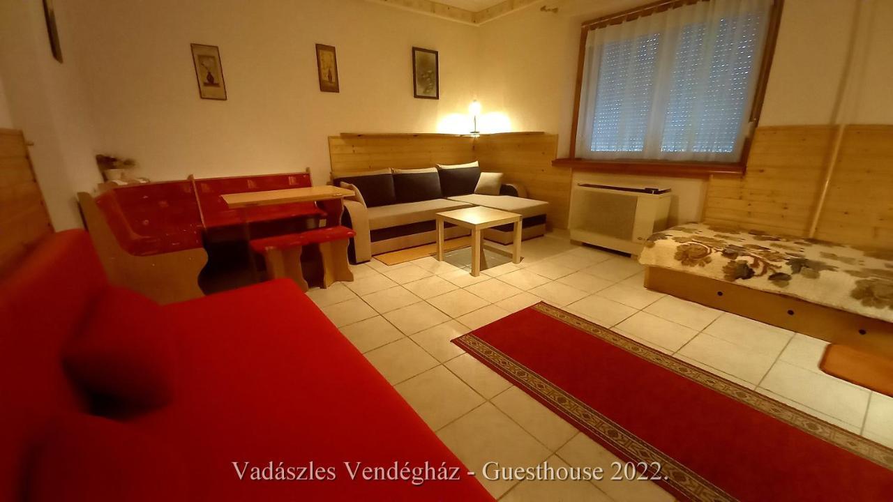 Vadaszles Vendeghaz Bukkszentmarton Екстериор снимка